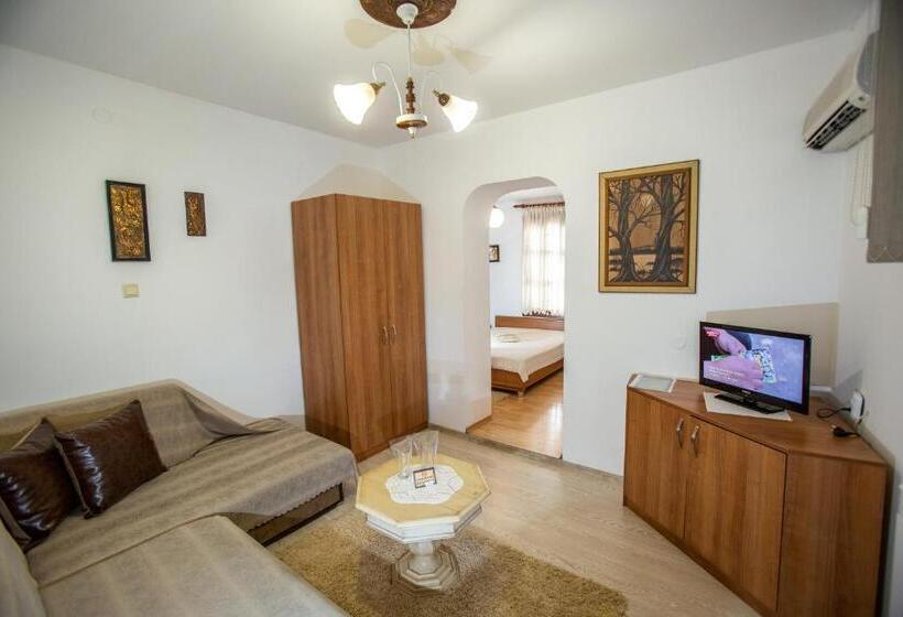 جناح, Oazis Family