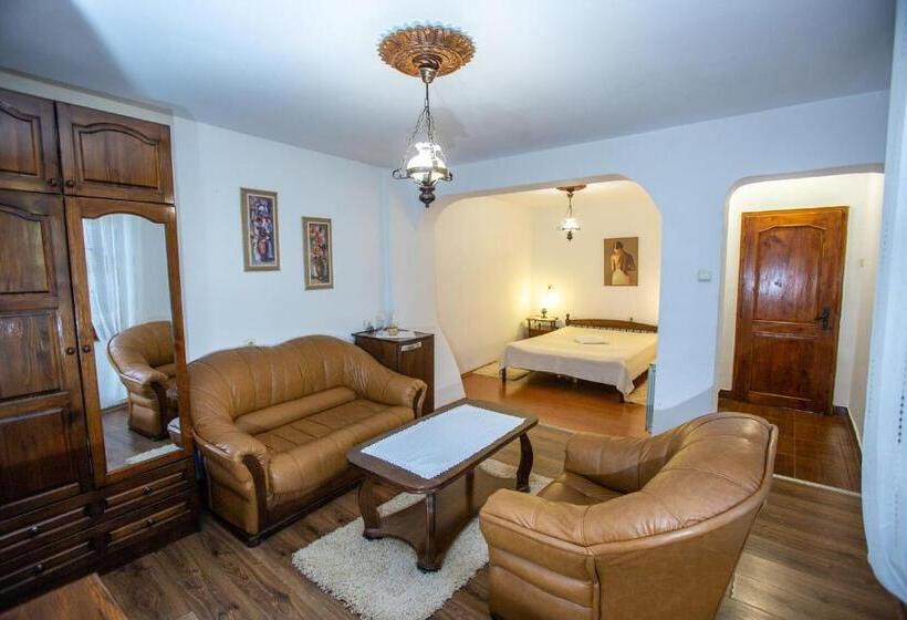 جناح, Oazis Family