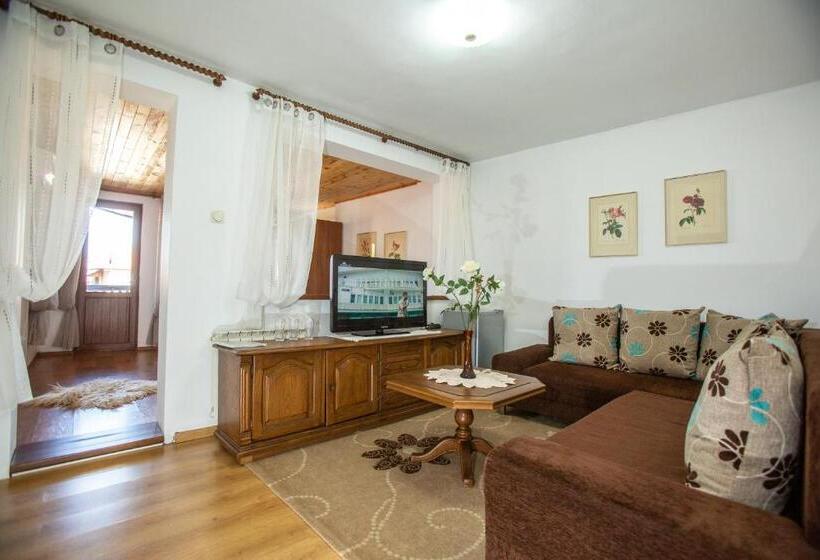 جناح ديلوكس, Oazis Family