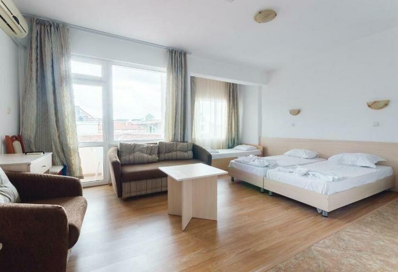 اتاق استاندارد چهارنفره با بالکن, Plovdiv