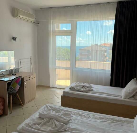 اتاق استاندارد سه تخته با بالکن, Plovdiv