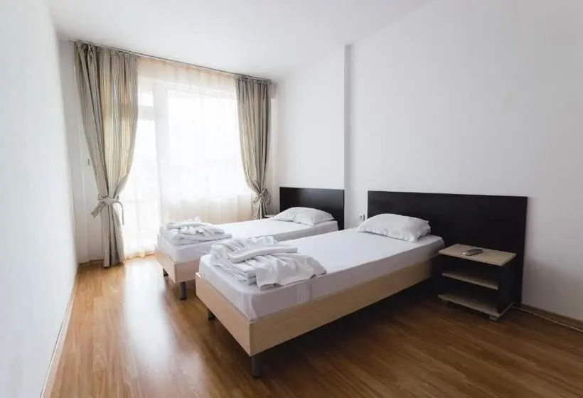 バルコニー付スイート, Plovdiv