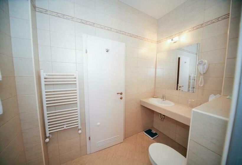 带阳台套房, Retro