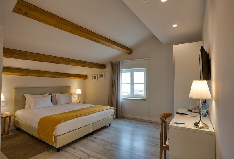 Quarto Superior, Riverside Alfama