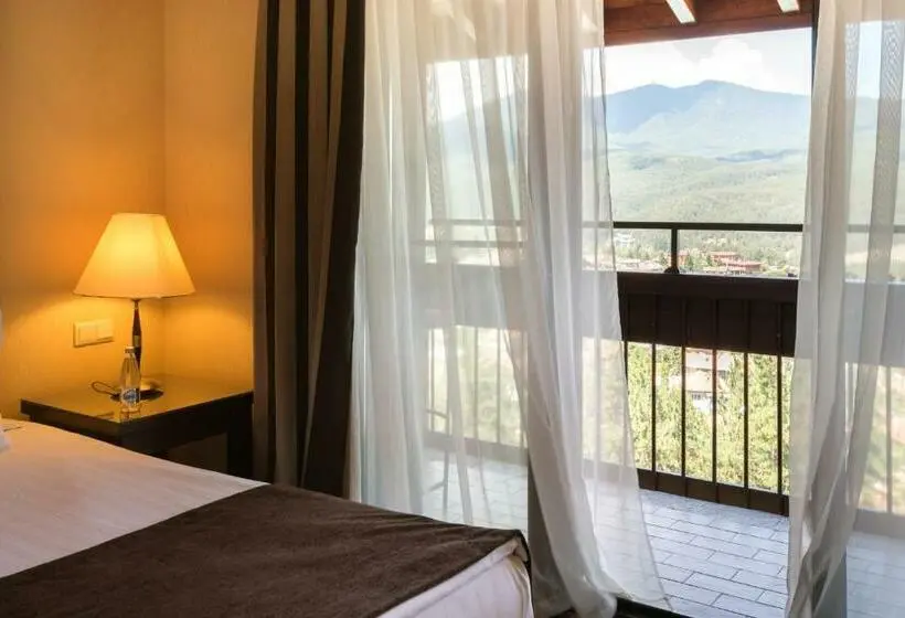 استودیوی پریمیوم, Maxi Park Hotel & Spa