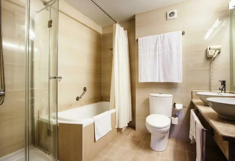 استودیوی لوکس, Maxi Park Hotel & Spa