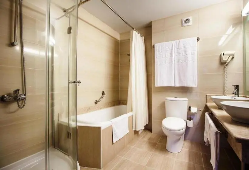 چشم‌اندازهای پهناور سوئیت جونیور, Maxi Park Hotel & Spa