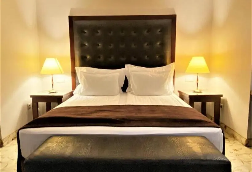 استودیوی استاندارد, Maxi Park Hotel & Spa