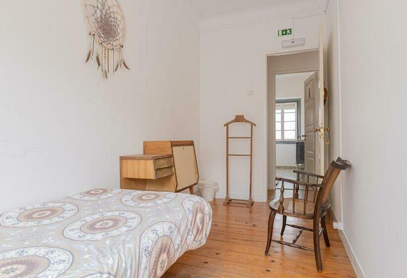 اتاق استاندارد یک تخته با سرویس بهداشتی مشترک, Olive3 Ericeira