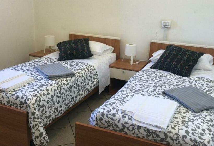 اتاق استاندارد, Albergo E Ostello Della Gioventù Biella Centro Storico