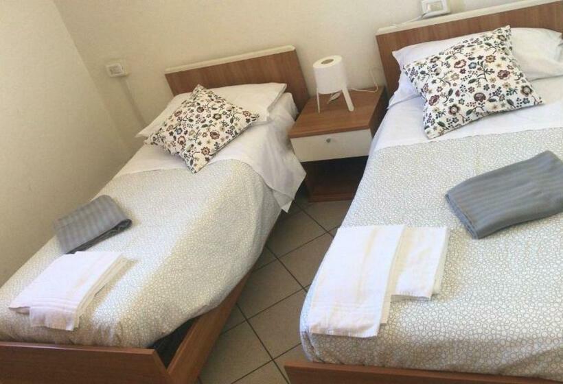 اتاق استاندارد, Albergo E Ostello Della Gioventù Biella Centro Storico