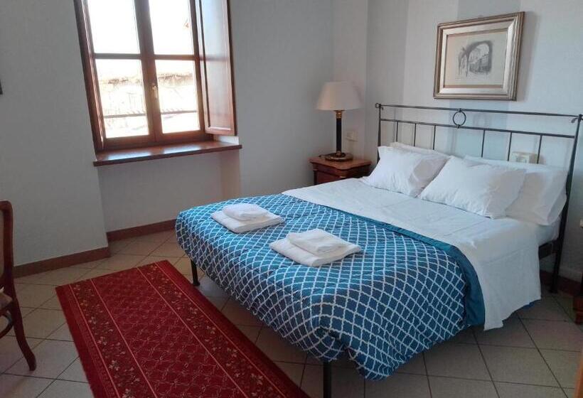 سوییت با چشم‌انداز کوه, Albergo E Ostello Della Gioventù Biella Centro Storico