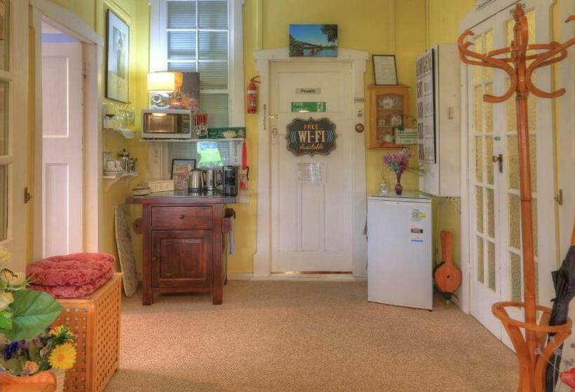 جناح مزوَّد بشرفة, Andavine House   Bed & Breakfast