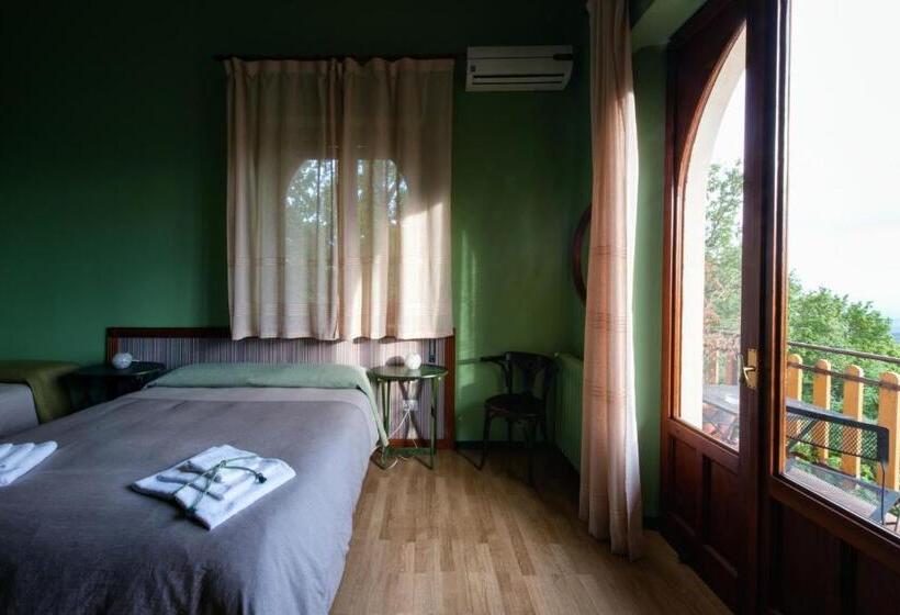 Classic room with balcony, Domus Verdiana