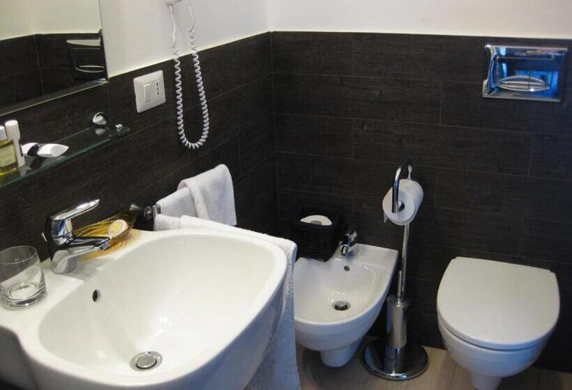 Classic room with balcony, Domus Verdiana