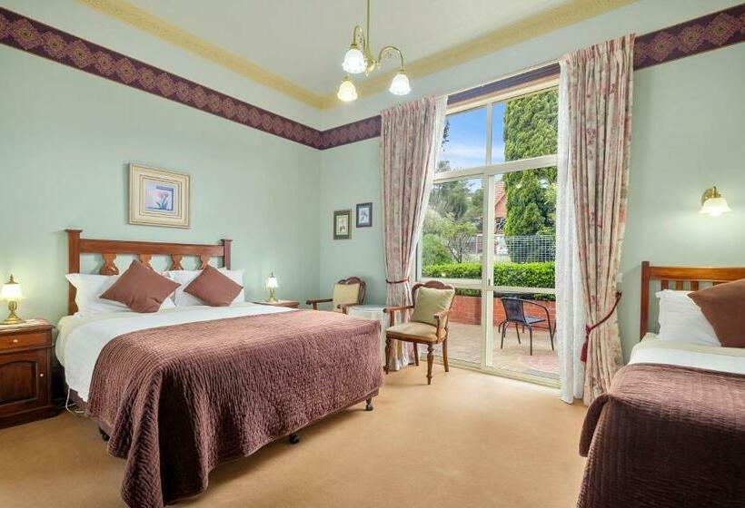 Трехместный Номер Комфорт, Orana House