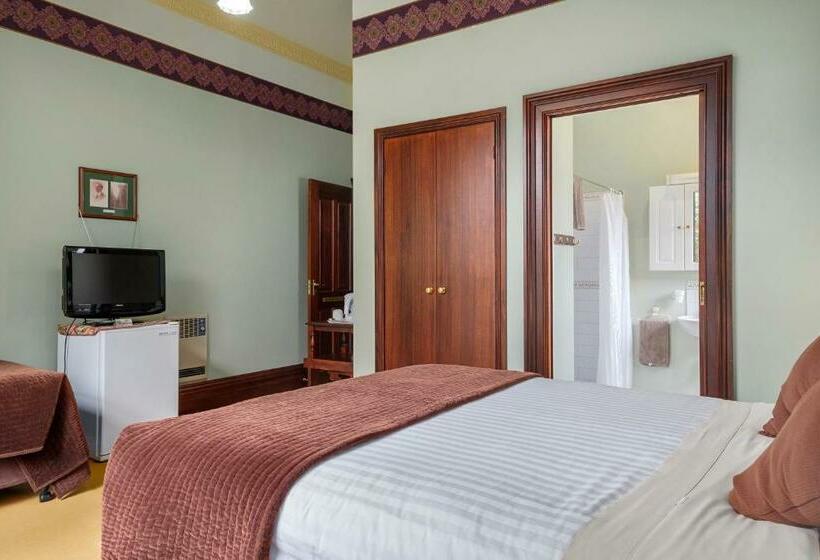 Трехместный Номер Комфорт, Orana House