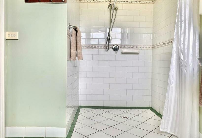 Трехместный Номер Комфорт, Orana House