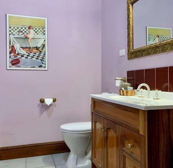 Номер Economy, Orana House