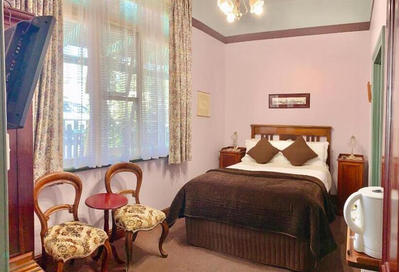 Номер Economy, Orana House