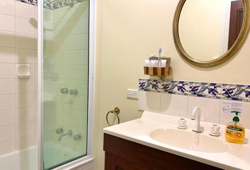 Номер Стандарт, Orana House