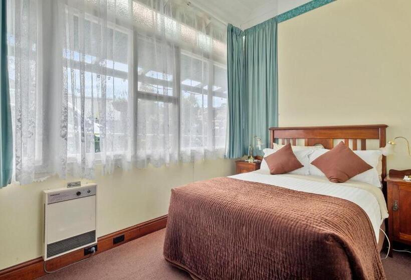 Номер Стандарт, Orana House