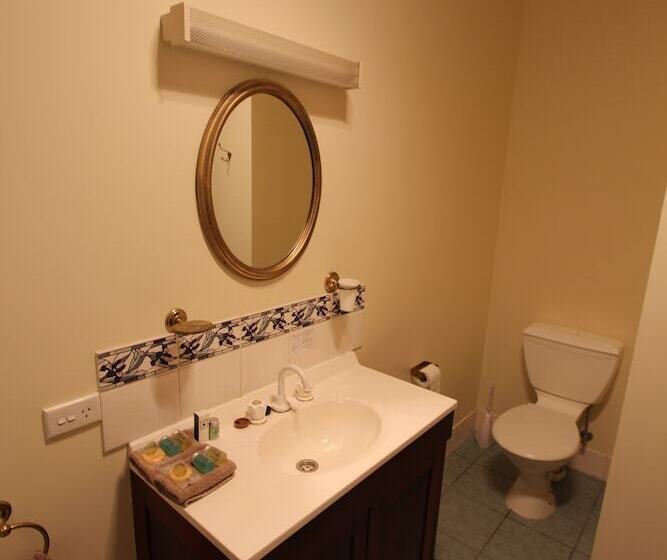 Номер Стандарт, Orana House