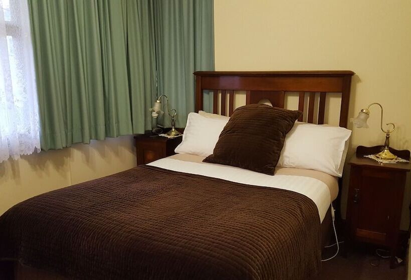 Номер Стандарт, Orana House