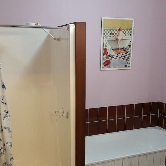 Номер Стандарт, Orana House