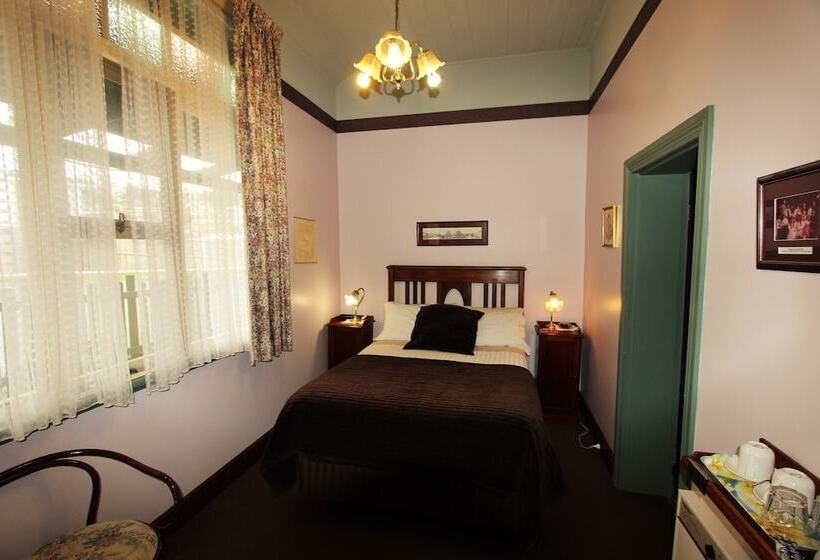 Номер Стандарт, Orana House