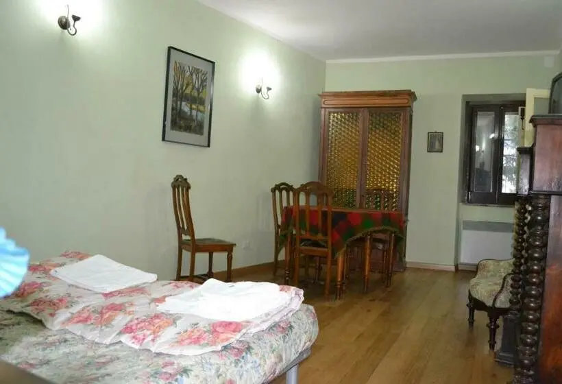 Classic Neljän Hengen Huone, Bed And Breakfast Via Della Piazza