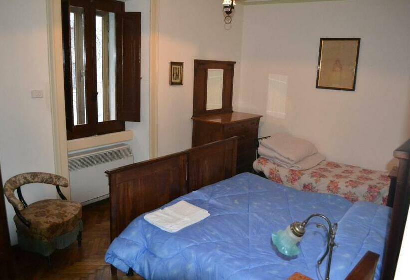 اتاق کلاسیک چهارنفره, Bed And Breakfast Via Della Piazza
