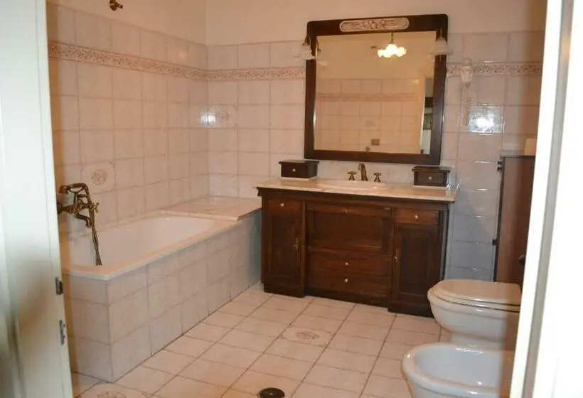 Classic Neljän Hengen Huone, Bed And Breakfast Via Della Piazza