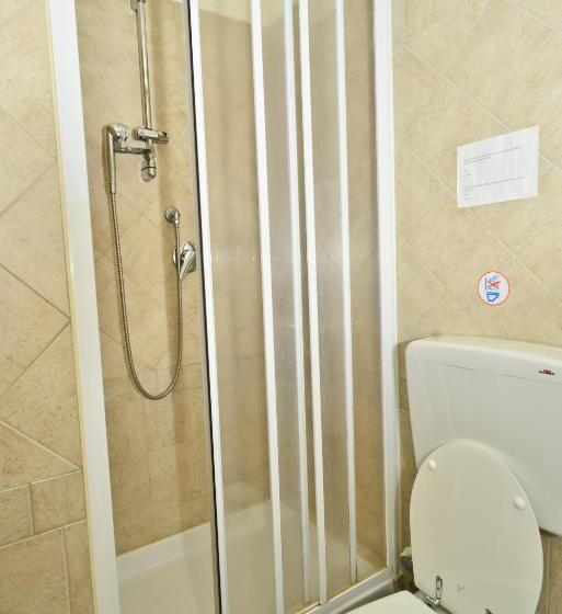 اتاق اکونومی, Vieniaroma