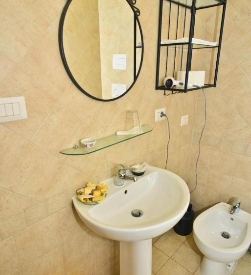 اتاق اکونومی, Vieniaroma