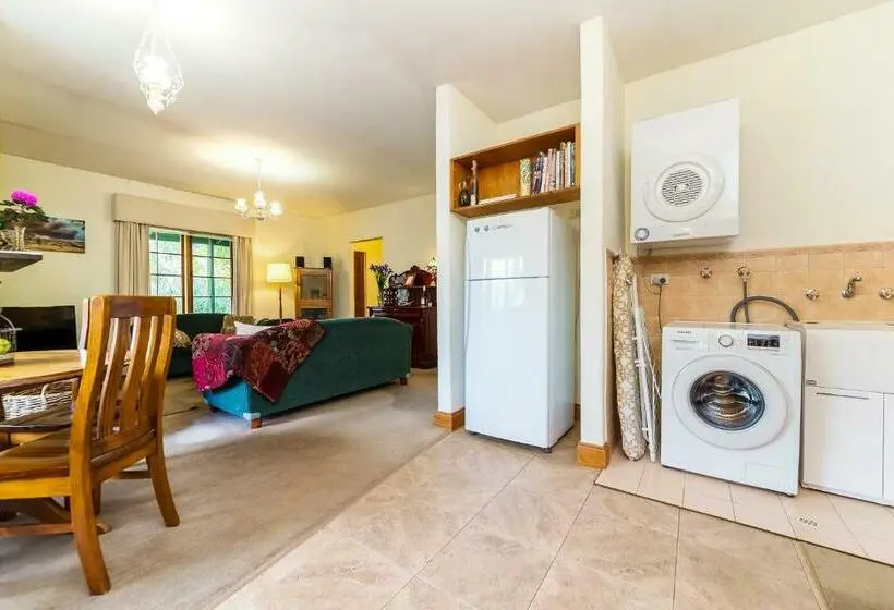 Talo 1 Makuuhuone, Country Pleasures Bed And Breakfast