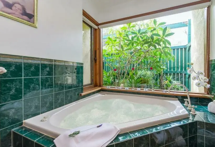 Talo 1 Makuuhuone, Country Pleasures Bed And Breakfast