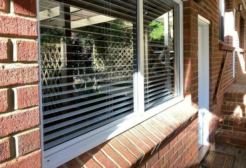 带大床的标准间, Edge Of The Forest Motel