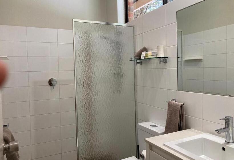 高级大房间, Edge Of The Forest Motel