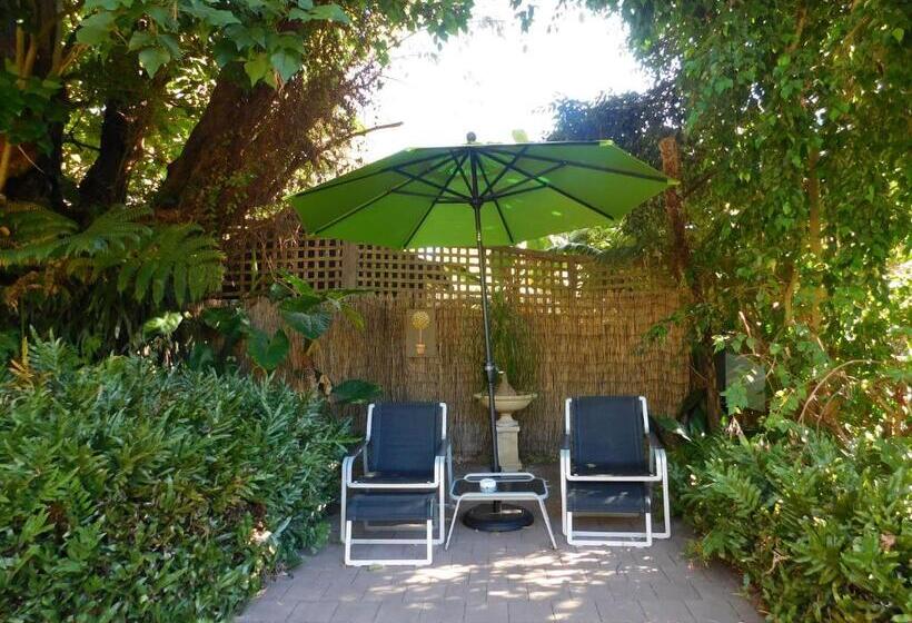 高级大房间, Edge Of The Forest Motel