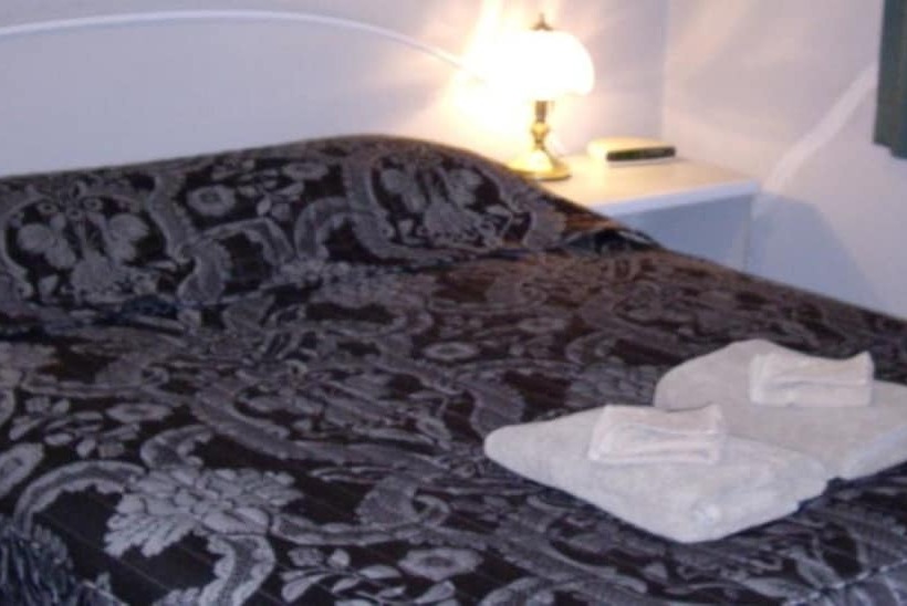 침실 2개 아파트, Estelle Kramer Motel