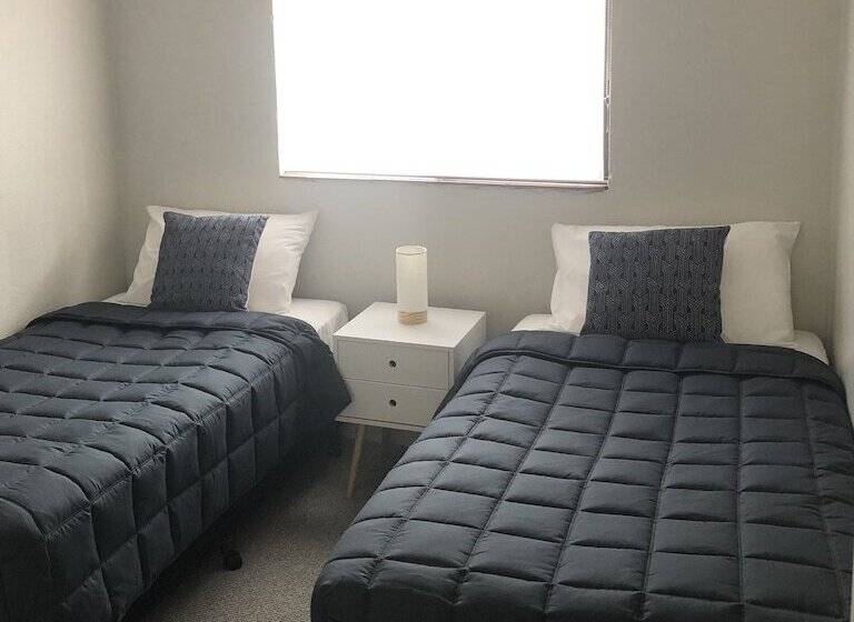 침실 2개 아파트, Estelle Kramer Motel