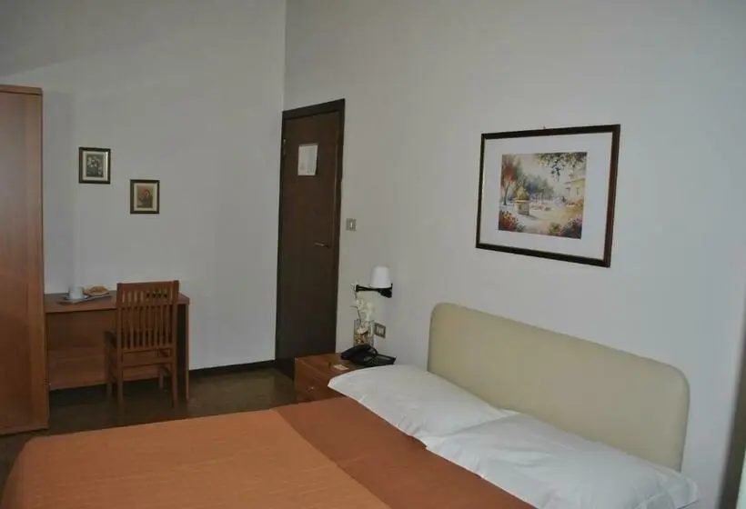 Standard Yhden Hengen Huone, Albergo Da Mario