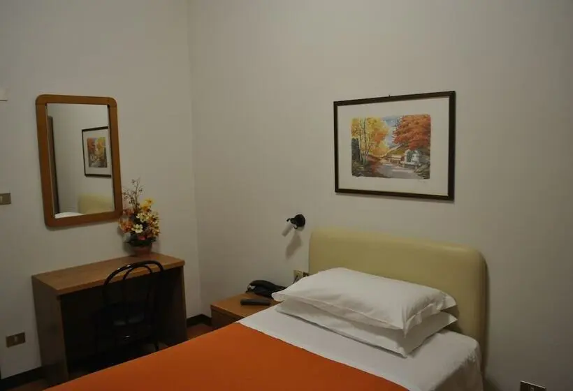 Standard Yhden Hengen Huone, Albergo Da Mario