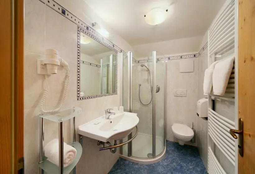 Standard-huone, Avelina