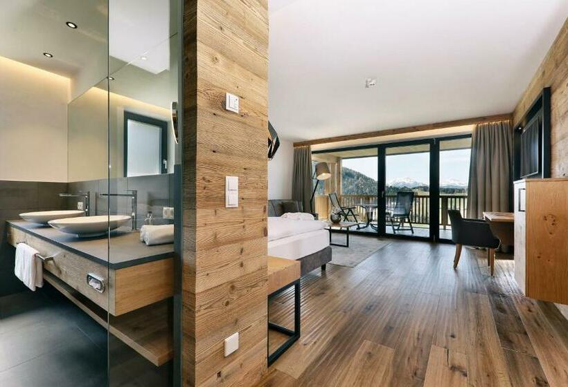 家庭山景房, Avelina