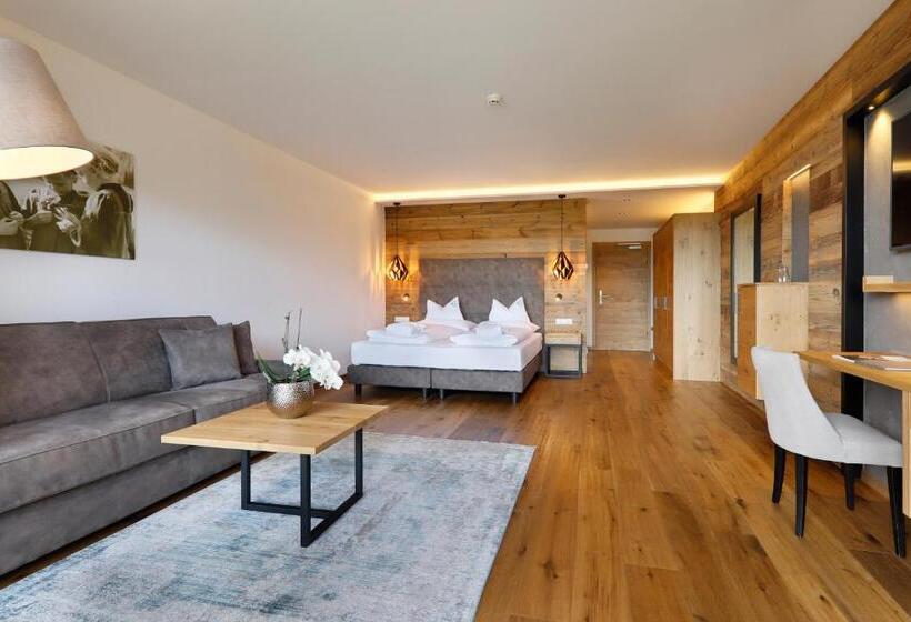 Superior suite mountain view, Avelina