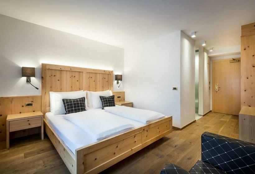 חדר סופריור, Des Alpes