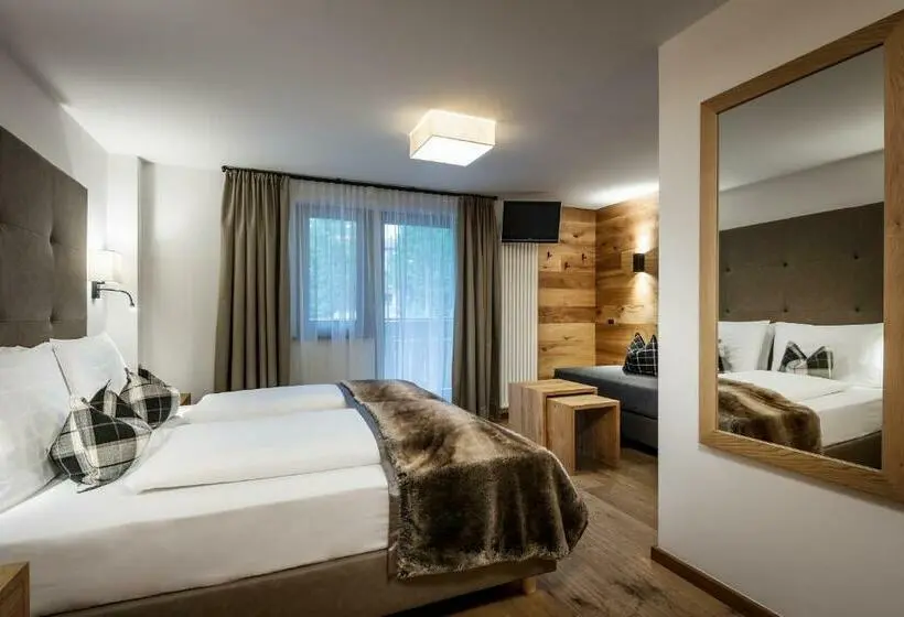 Standard Kolmen Hengen Huone, Des Alpes