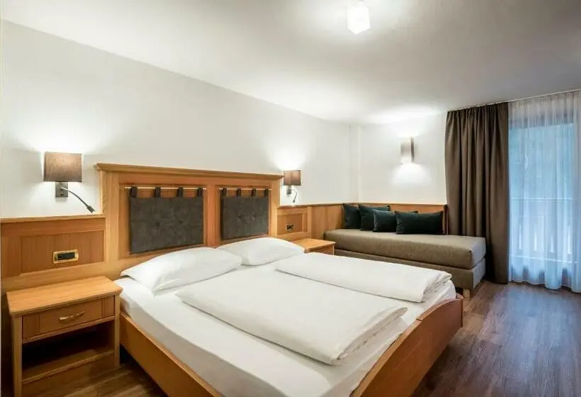 Standard Kolmen Hengen Huone, Des Alpes